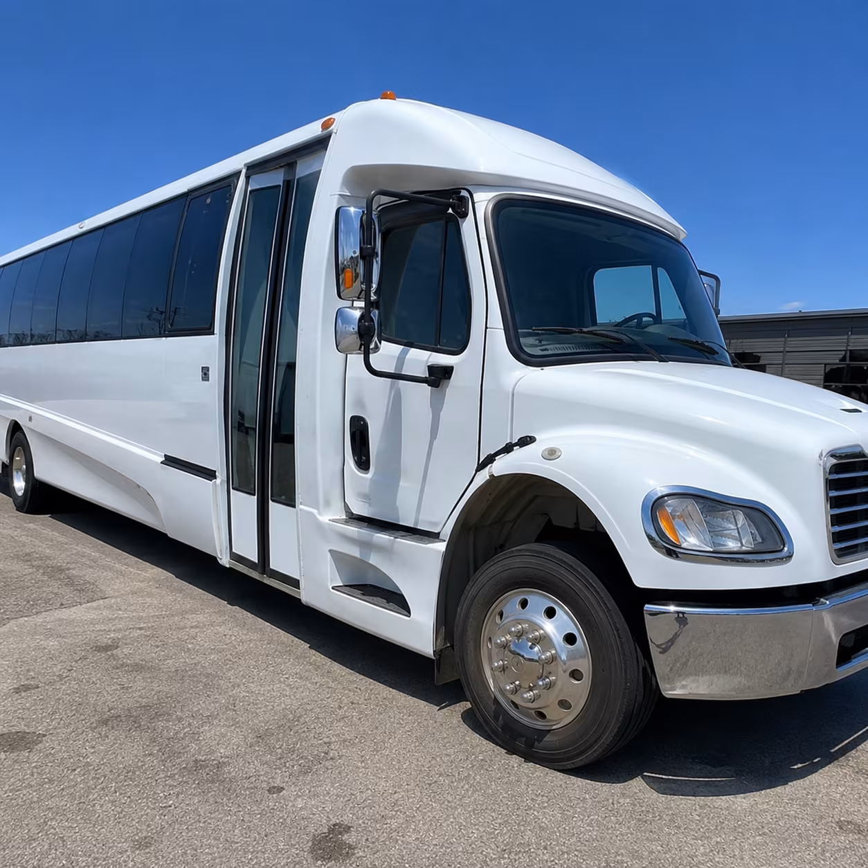 charter buses for crater lake and rogue valley nature field trips