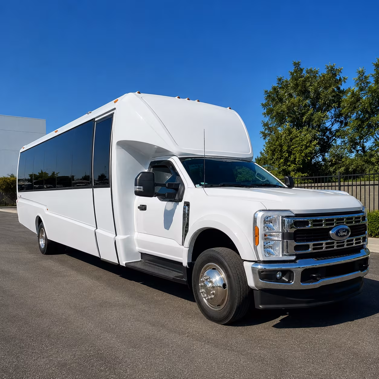 corporate and airport shuttle buses serving medford jackson county airport