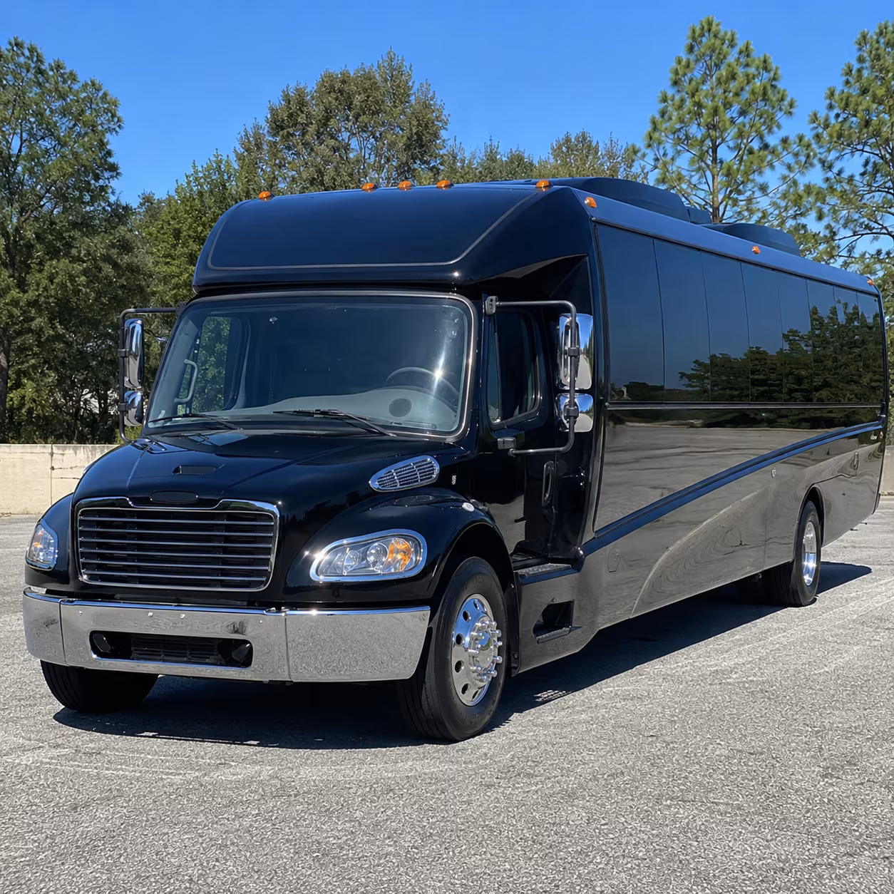 medford 25 passenger minibus
